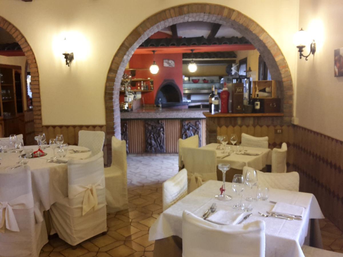 Hotel Antico Casale Le Fossate Giove Zewnętrze zdjęcie